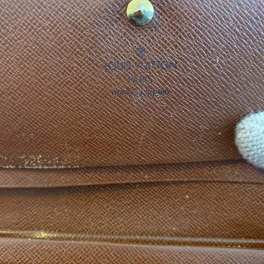 Louis Vuitton Wallet - Authentic - Picture 7 of 16